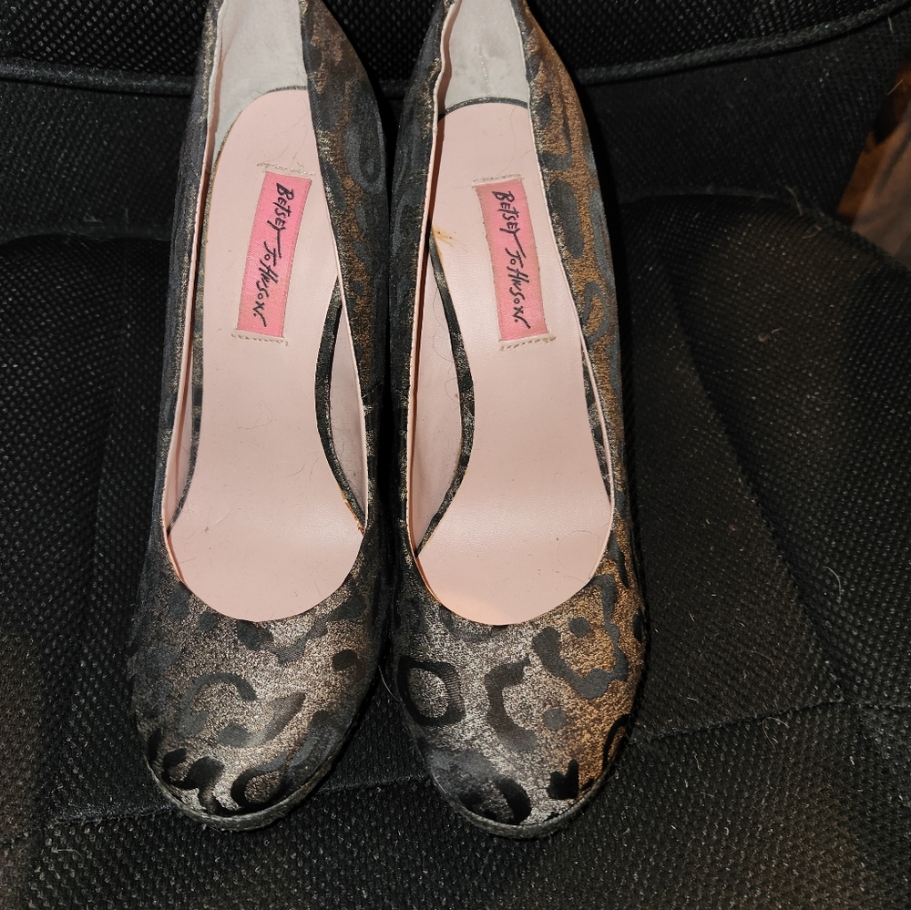 Betsey Johnson cheetah print heels